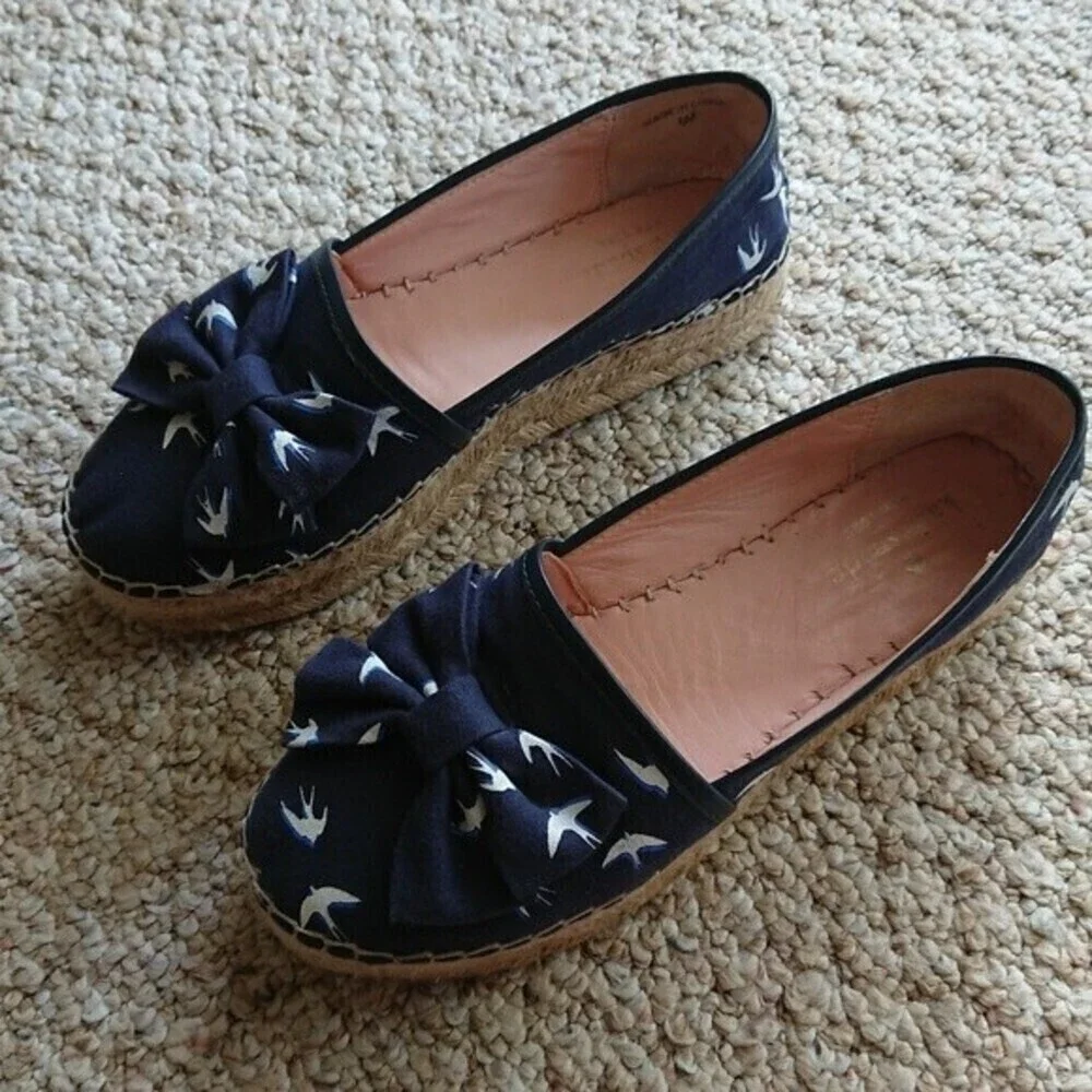 Kate Spade Navy Blue & White Bird Swallow Print Espadrilles Slip On size 6
